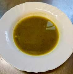 Oběd 12.12.2025 Brokolicová polévka