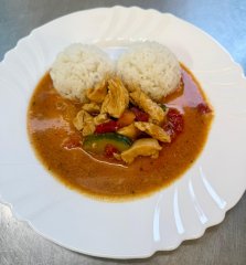 Oběd 12.12.2025 čína s krůtím masem a rýží