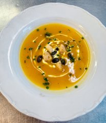 Oběd 24.11.2025 dýňový krém