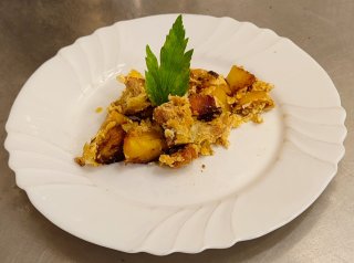 Oběd 07.10.2025 francouzské brambory s masem