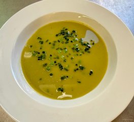 Oběd 30.04.2026 hráškové pyré