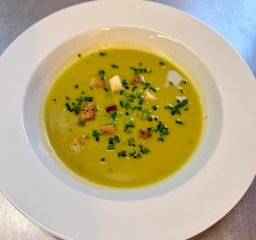 Oběd 11.02.2026 Hráškový krém s krutony