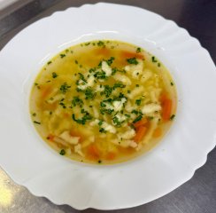 Oběd 22.01.2026 jarní polévka s kapáním