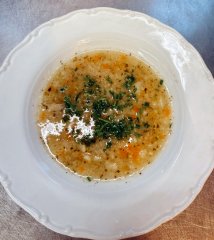 Oběd 15.12.2025 květáková polévka