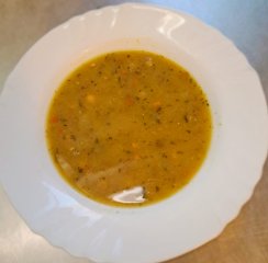 Oběd 24.04.2026 luštěninová polévka