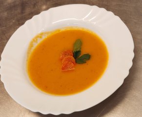 Oběd 10.03.2026 mrkvovo-bramborový krém