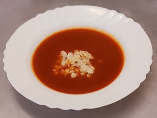 Oběd 30.09.2025 Rajská polévka