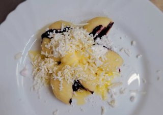 Oběd 06.02.2026 tvarohové knedlíky s posypem