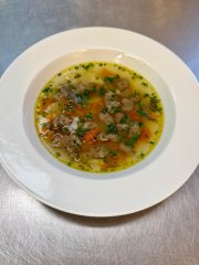 Oběd 10.02.2026 vývar s játrovou rýží