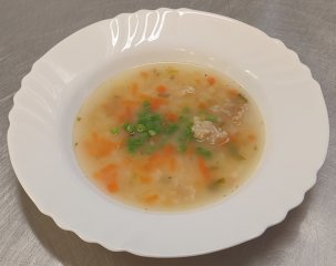 Oběd 05.12.2025 vývar z tmavé jíšky a zeleniny