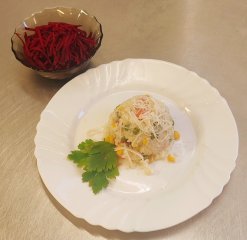 Oběd 14.11.2025 zeleninové rizoto s červenou řepou