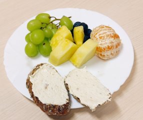 Tuňáková pomazánka dopolední svačina 28.01.2026